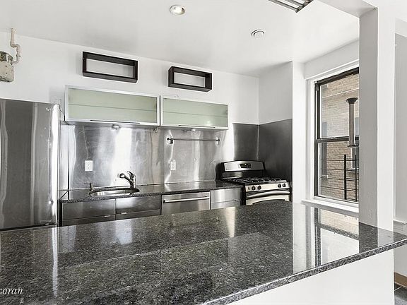 4th image of 875 W 181st St APT 3L