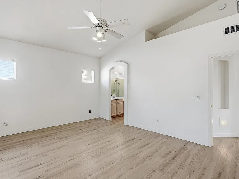 10860 N 118th Way — Photo 19
