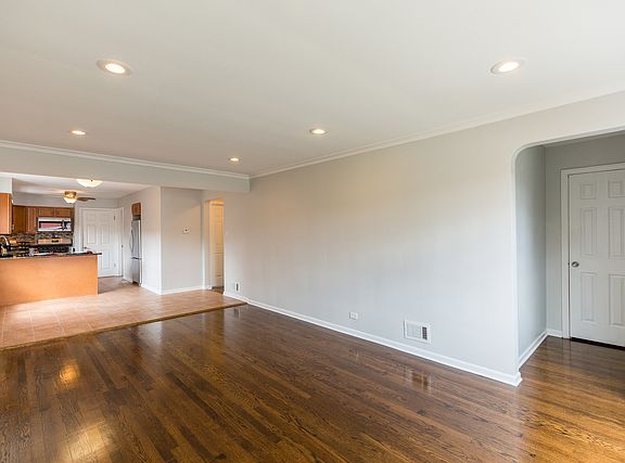 4th image of 14636 La Salle St