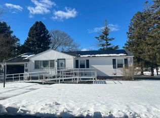 31 Archdale Dr, Warwick, RI 02889