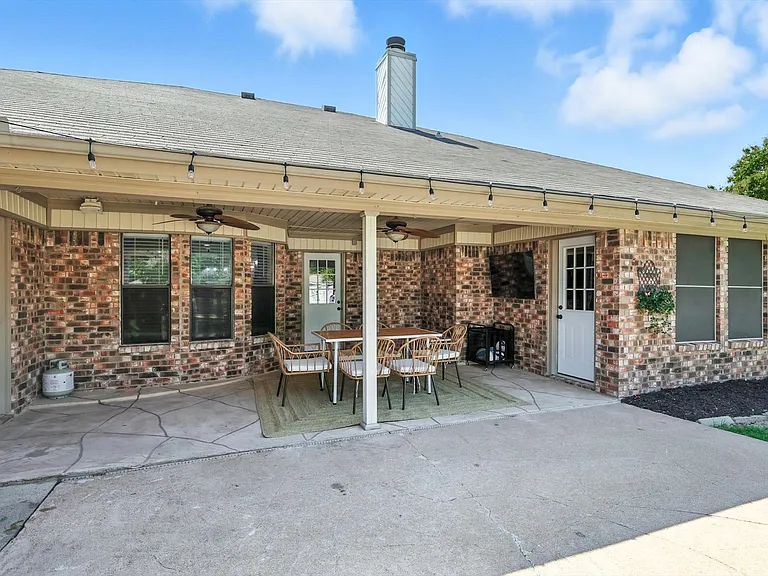 749 Western Trl — Photo 38