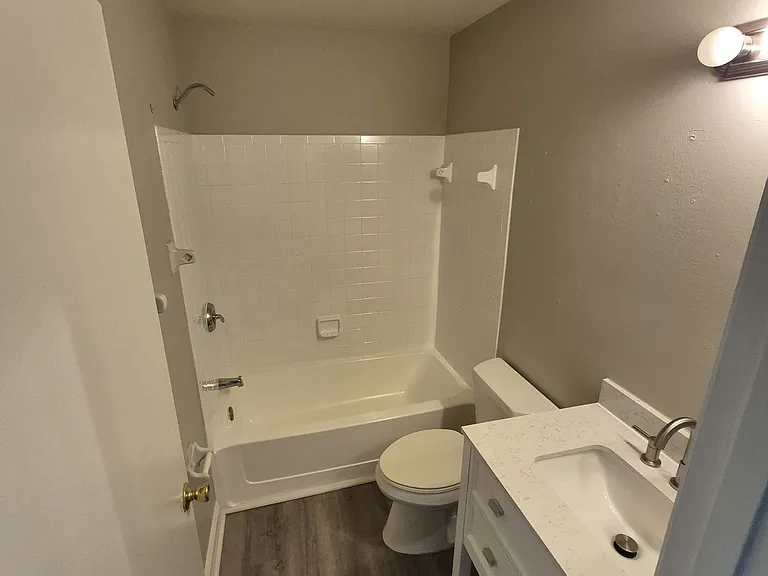 650 Kenwick Cir — Photo 9