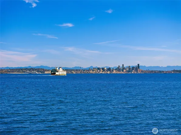 4452 Rockaway Beach Road NE, Bainbridge Island, WA 98110