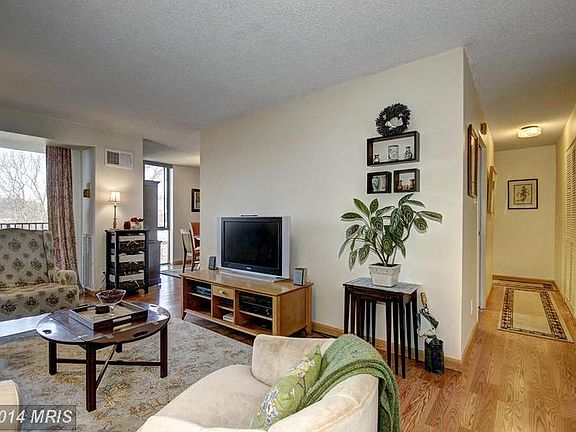 5th image of 2300 Pimmit Dr APT 205