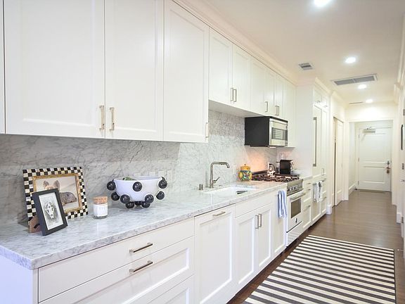2nd image of 1645 Pacific Ave APT 2F