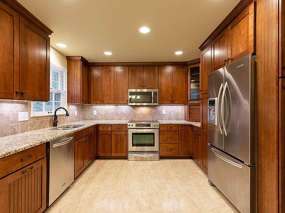 2nd image of 1503 N Highland Ave