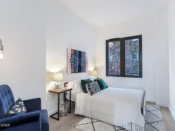 5th image of 163 Columbia St #2B