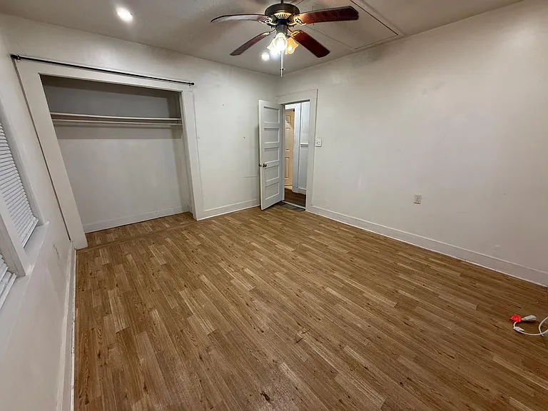 547 Commerce St — Photo 18