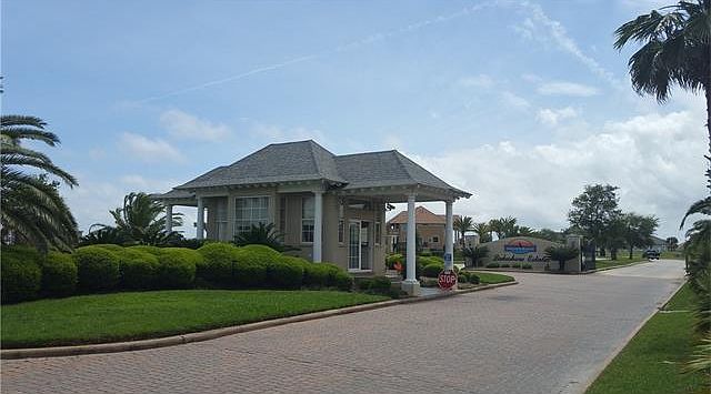 2nd image of 1476 Lakeshore Blvd