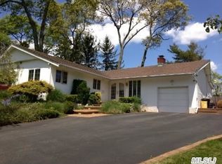 14 Melissa Ln, Old Bethpage, NY 11804