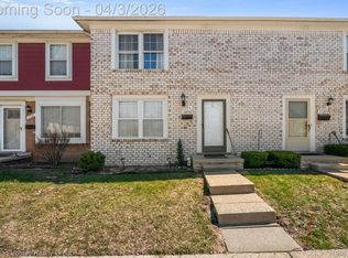 2775 W Seaton Circuit, Warren, MI 48091