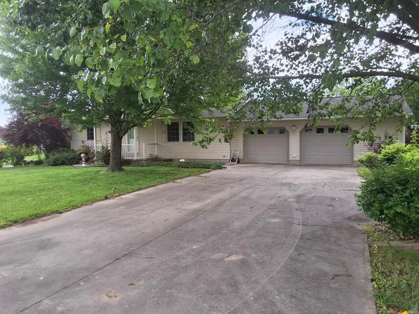 5454 Ski Dr, Loogootee, IN 47553