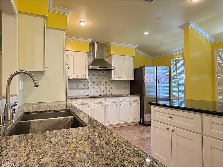 1162 Panorama Dr — Photo 11