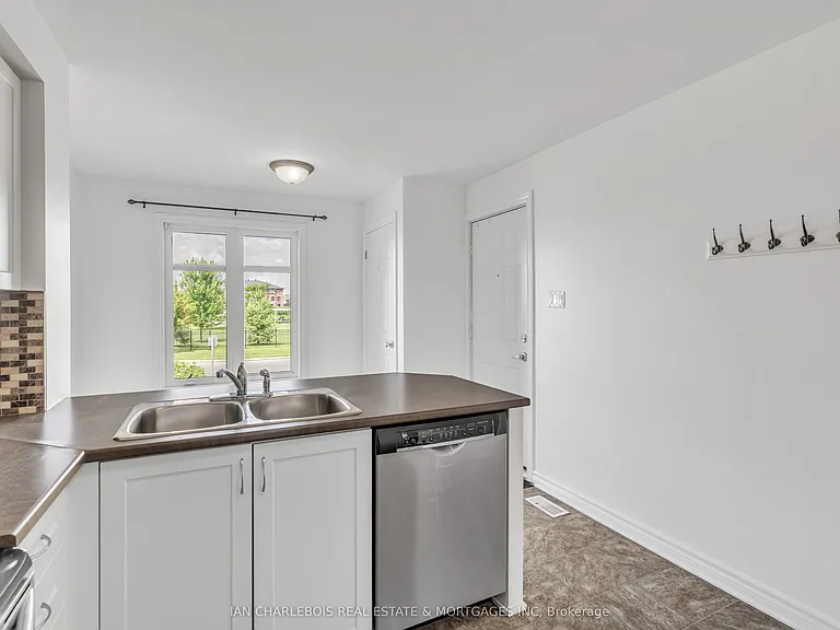 2382 Esprit Dr #10 — Photo 4