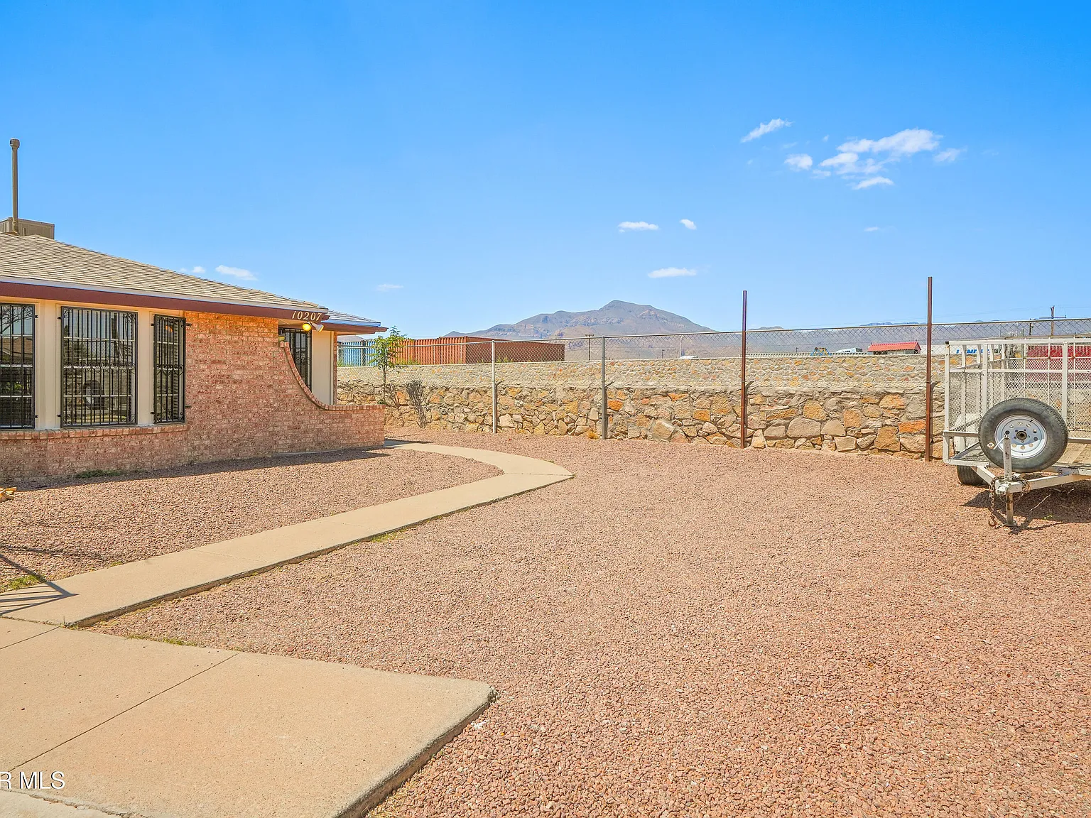 3 bed, 1.5 bath, 1000 sqft, $1,350 — Photo 3
