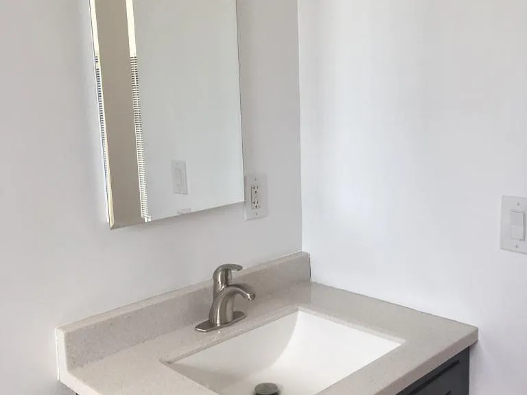 27 E Howard St #4 — Photo 11