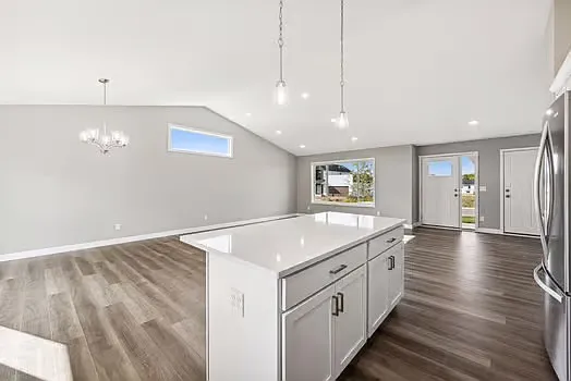 6 bed, 2900 sqft, $3,495 — Photo 4