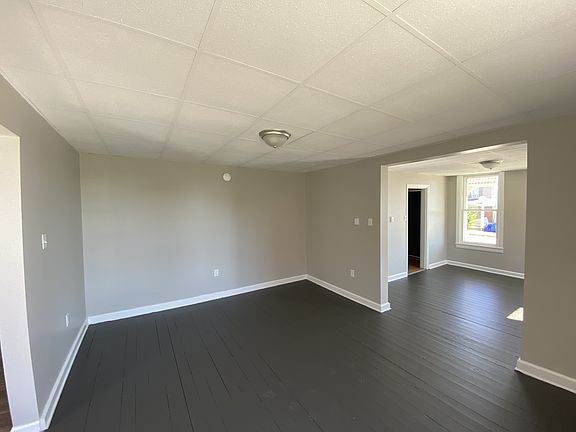 3rd image of 110 N York St