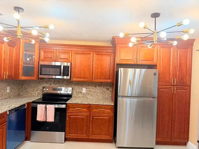 3 bed, 2.0 bath, 1335 sqft, $3,350 — Photo 4