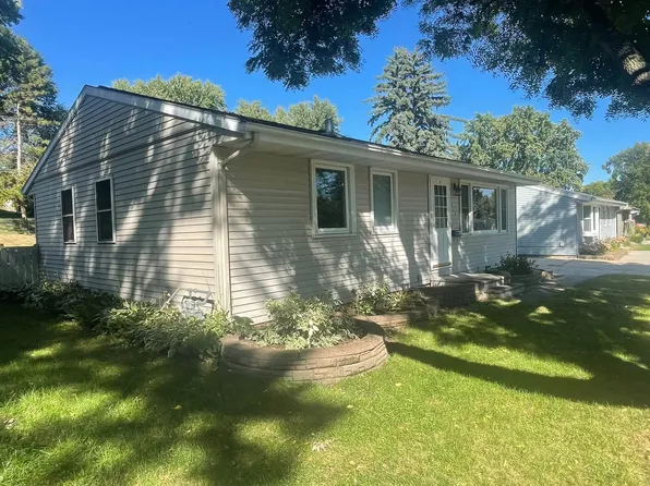 37156 3rd St NW, Rochester, MN 55901