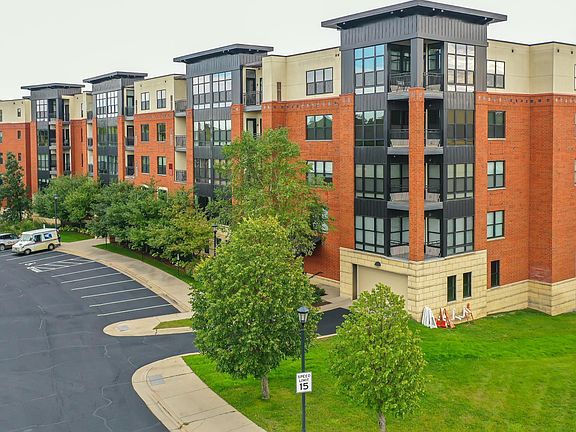 4th image of 101 Saint Olaf Ave Unit 413