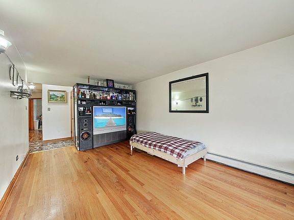3rd image of 5215 S Artesian Ave