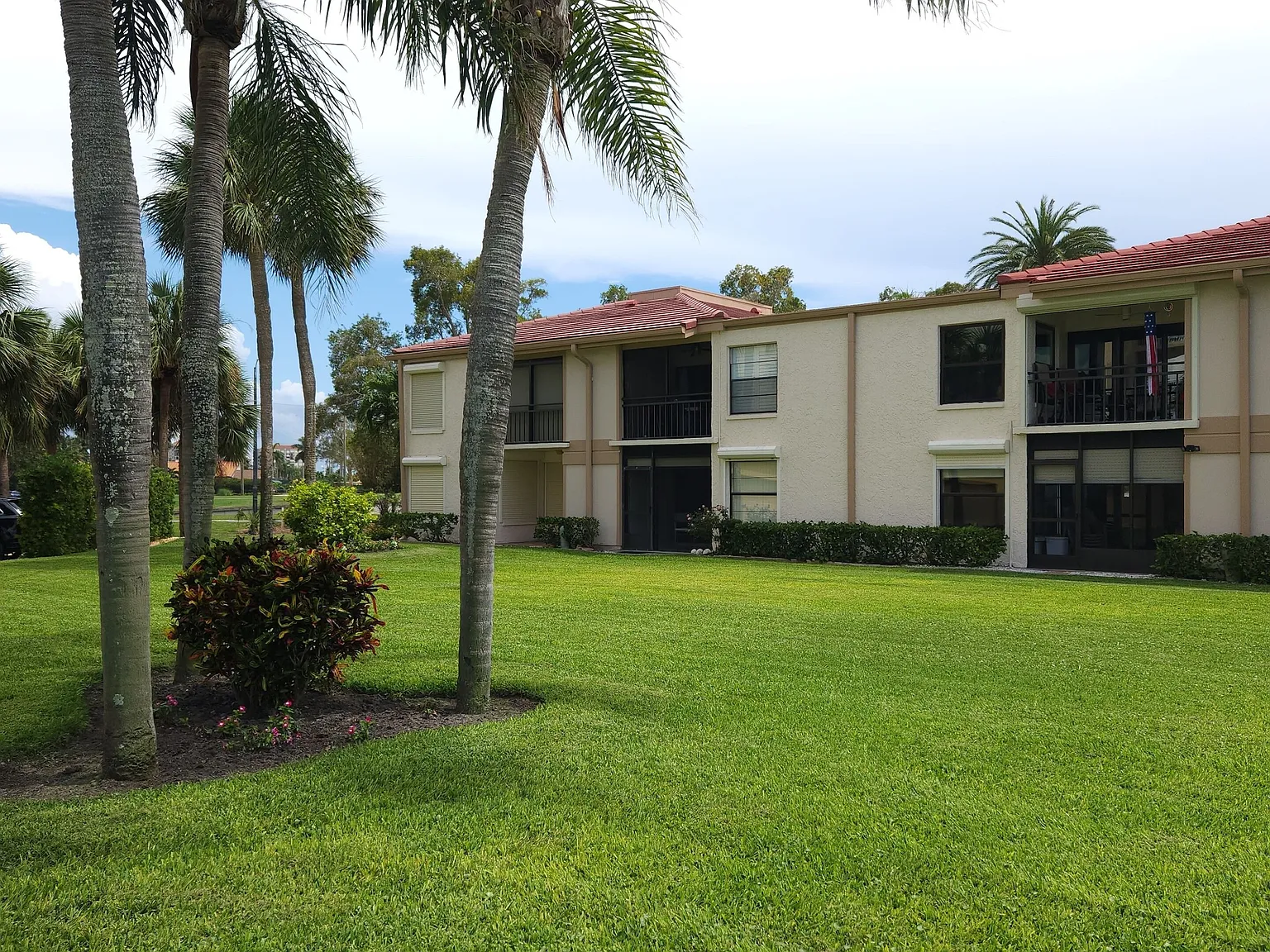 2 bed, $4,000 — Photo 4