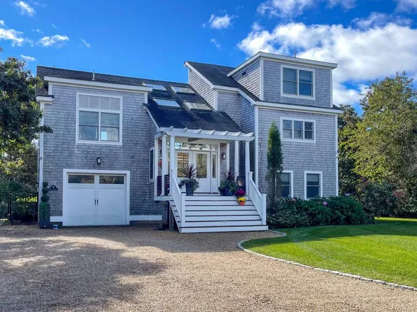 7 Katama Dr #7, Edgartown, MA 02539