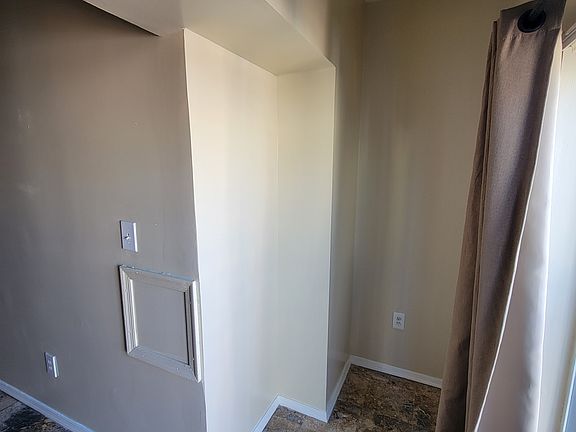 3rd image of 537 Washington Ave Floor 3