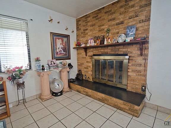 5th image of 1300 S Lindsay Dr