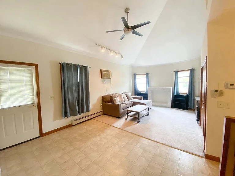 74 Lakewood St #2L — Photo 1