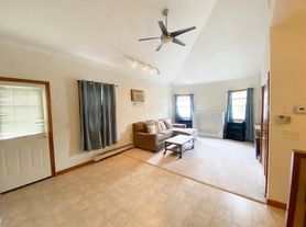 74 Lakewood St, Worcester, MA