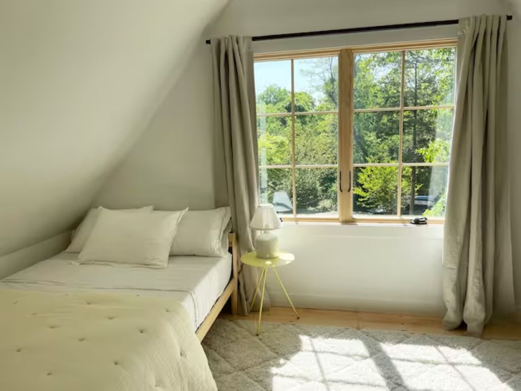  Guest Bedroom Full Bed 2nd Floor with Optional Crib or Home Office Desk