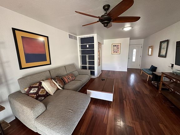 Living Room ( comes with TV+Roku!)