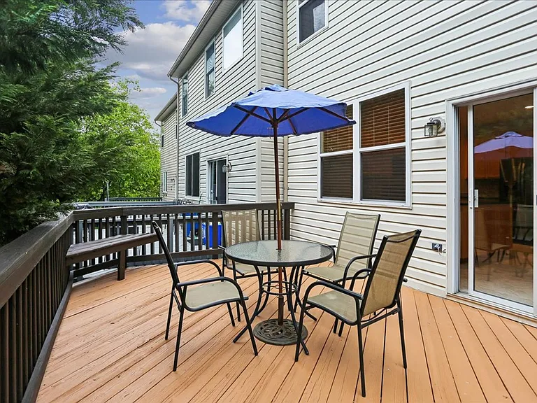 2943 Saint Helen Cir — Photo 38