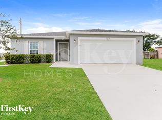 122 SW Sea Lion Rd, Port Saint Lucie, FL 34953