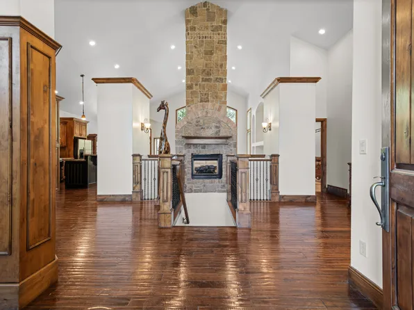 10637 S Crescent Bend Dr, Sandy, UT 84070