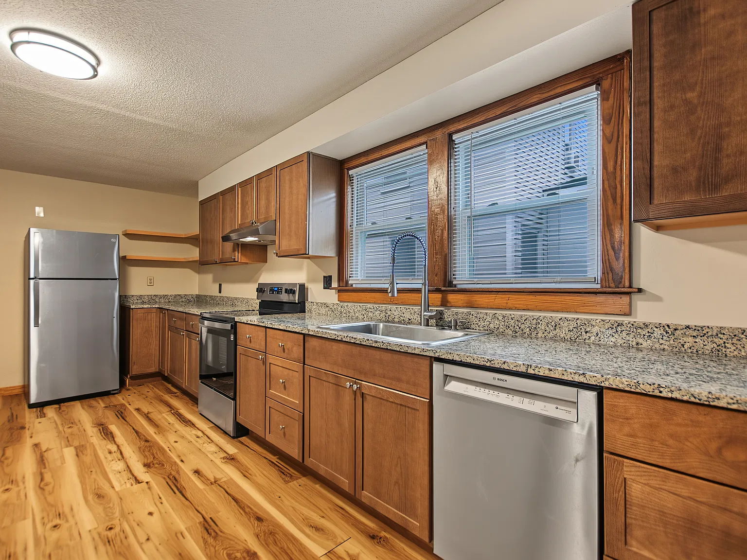 324 Laurel Street - 1 — Photo 3