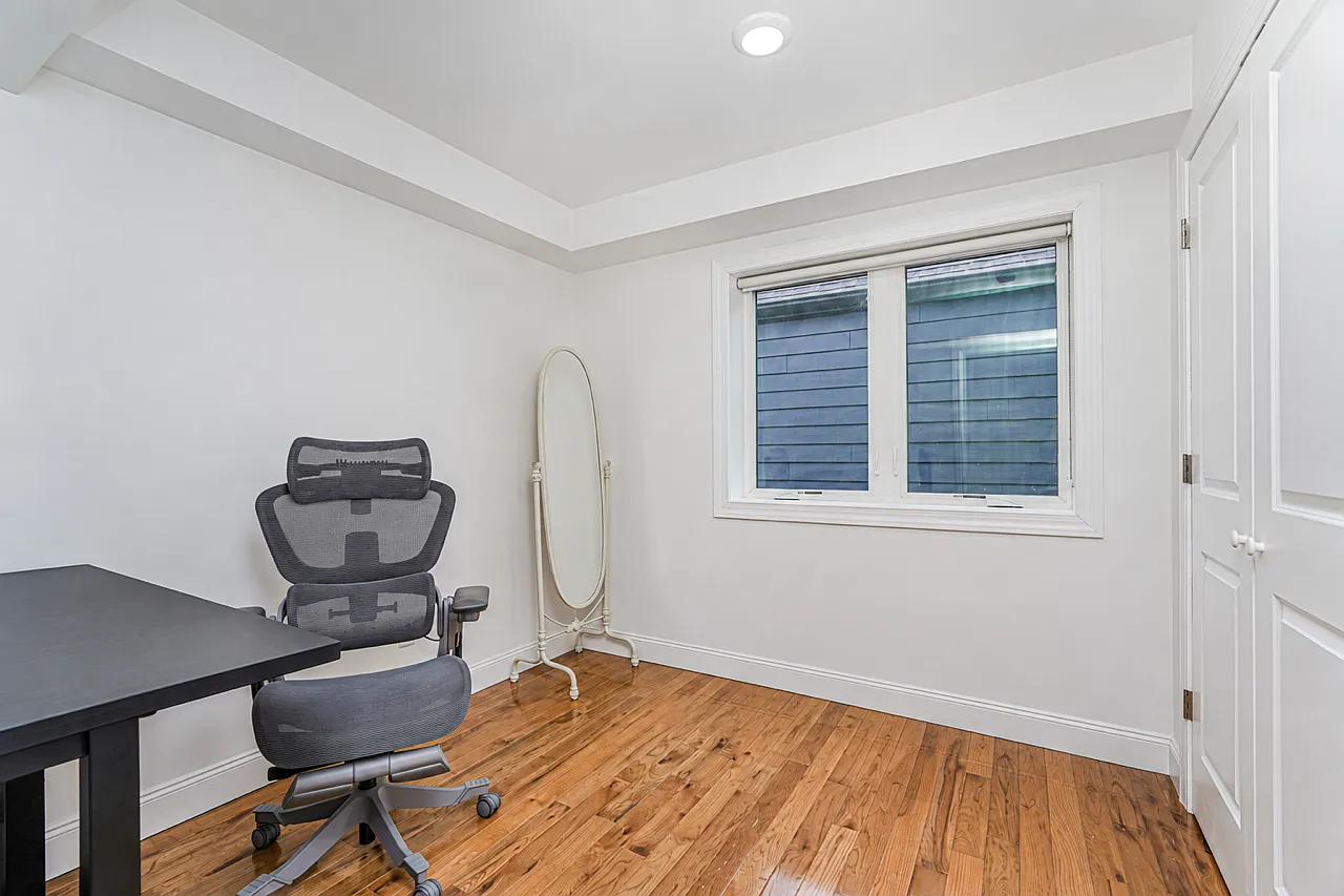 2 bed, $2,600 — Photo 4