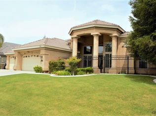 8408 Sterling Grove Ln, Bakersfield, CA 93312