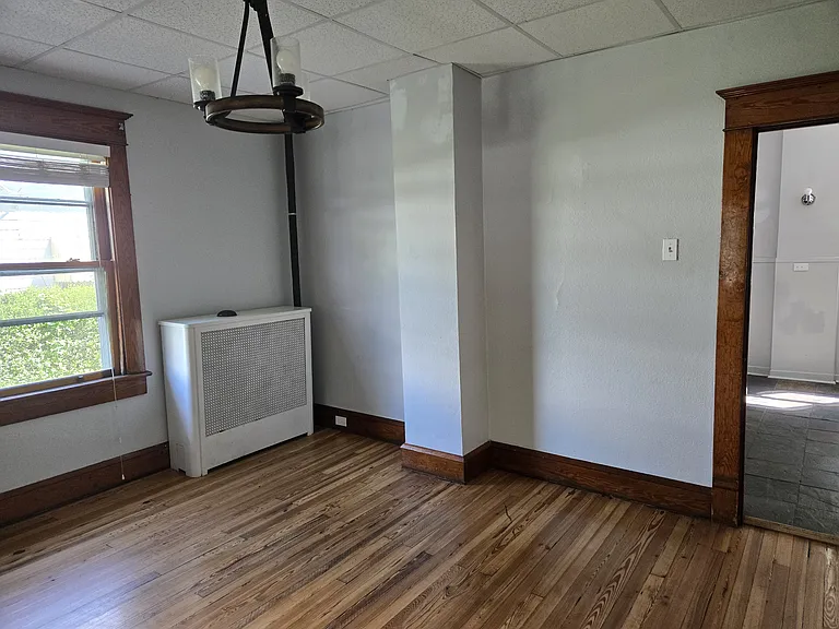 326 1/2 Warren St — Photo 22