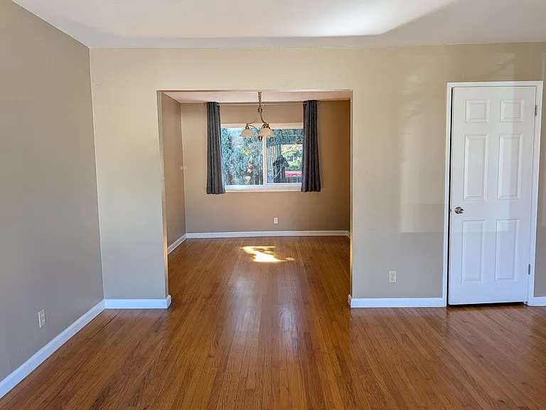 613 Whitehall Cir — Photo 6