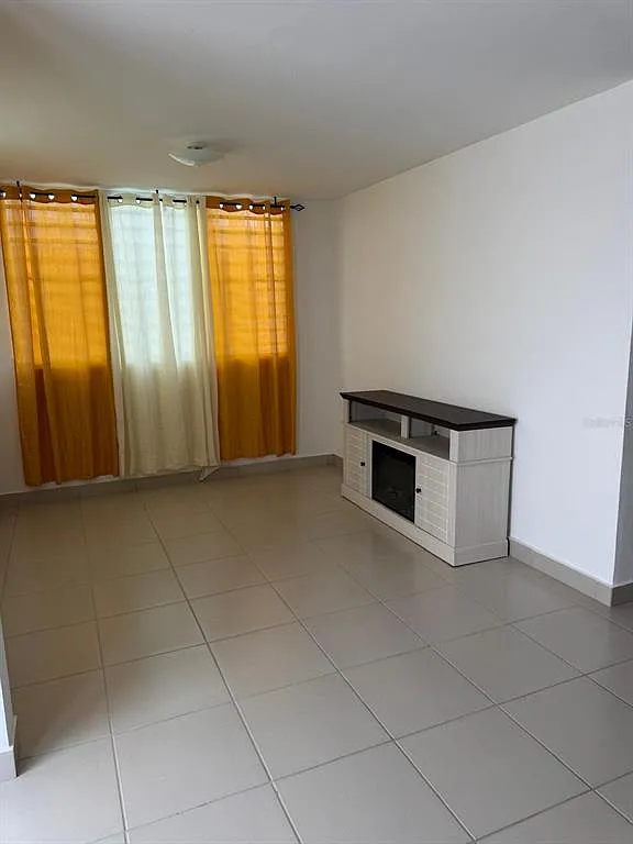 3 bed, 2.0 bath, 1452 sqft, $1,700 — Photo 4