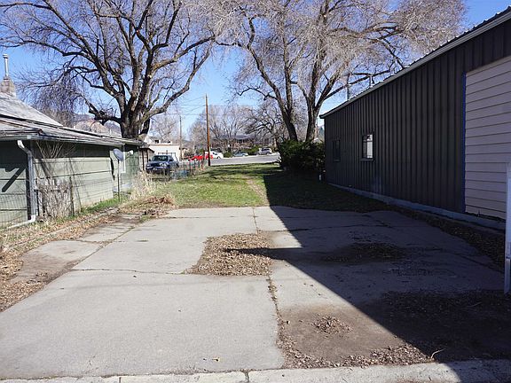 3rd image of 121 Grand Ave