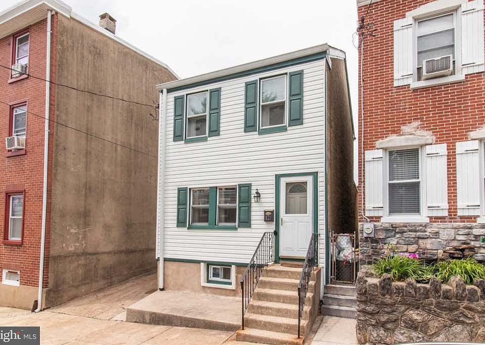 1st image of 428 Leverington Ave