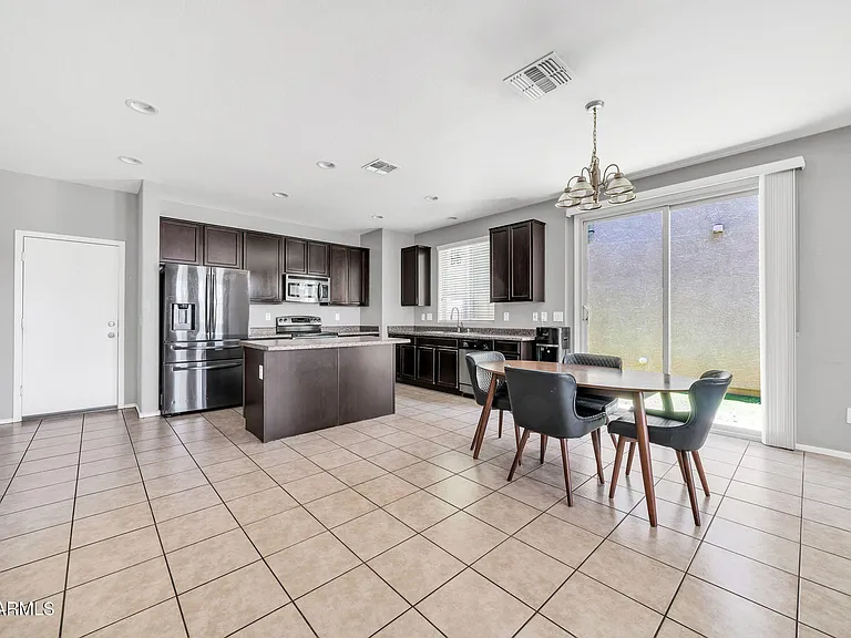 7770 W Alvarado Rd — Photo 3