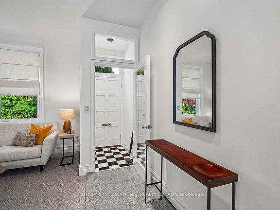 3rd image of 452 Sumach St
