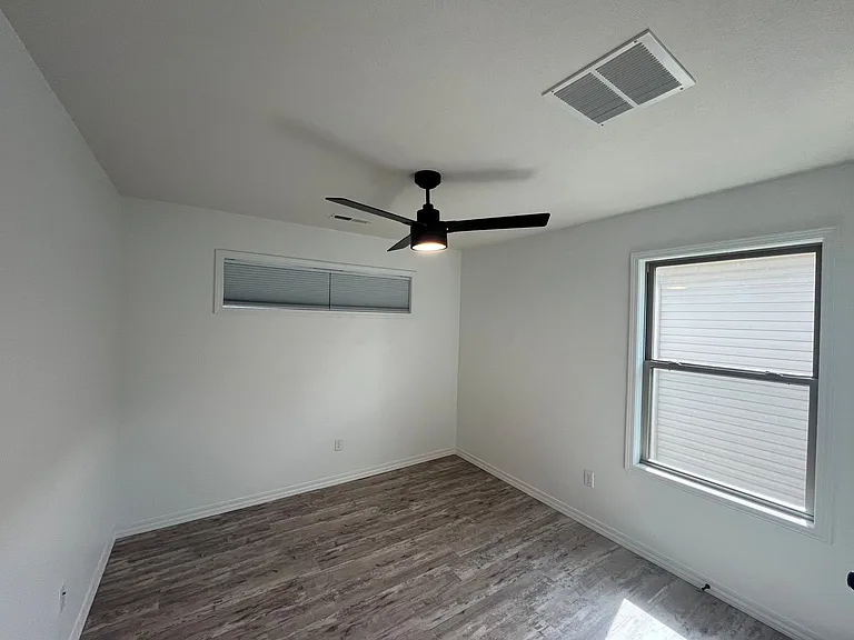 1229 E Paragon St — Photo 12