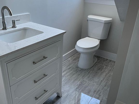 5th image of 38-40 Vine St #3