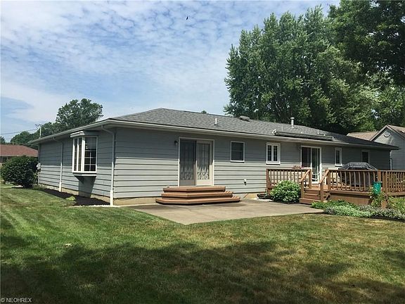 3rd image of 6565 Woodview Cir